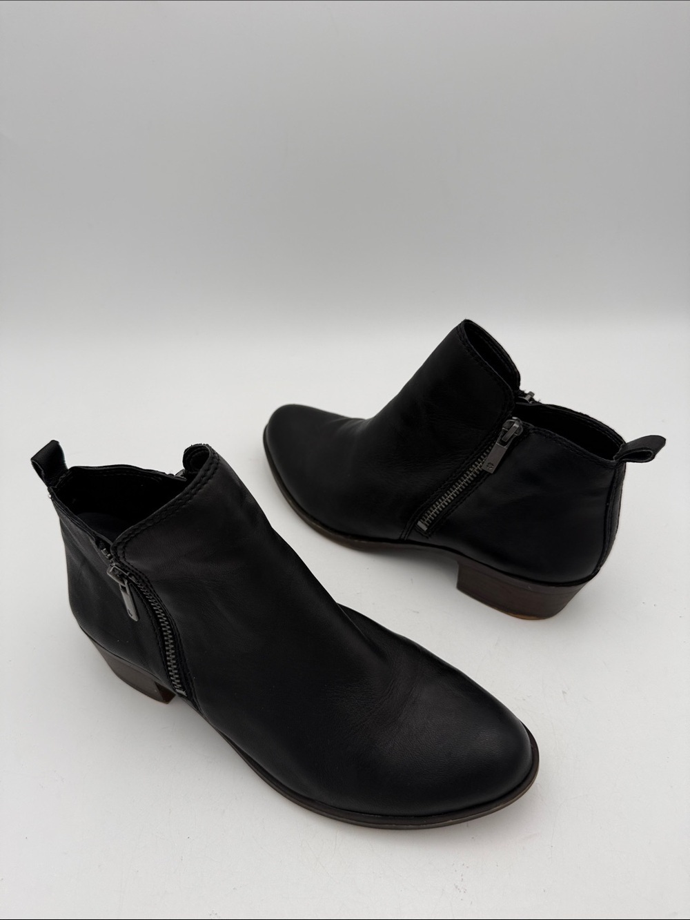 Lucky Brand Women's Black Leather Ankle Booties women 8.5M  Side Zip  casual